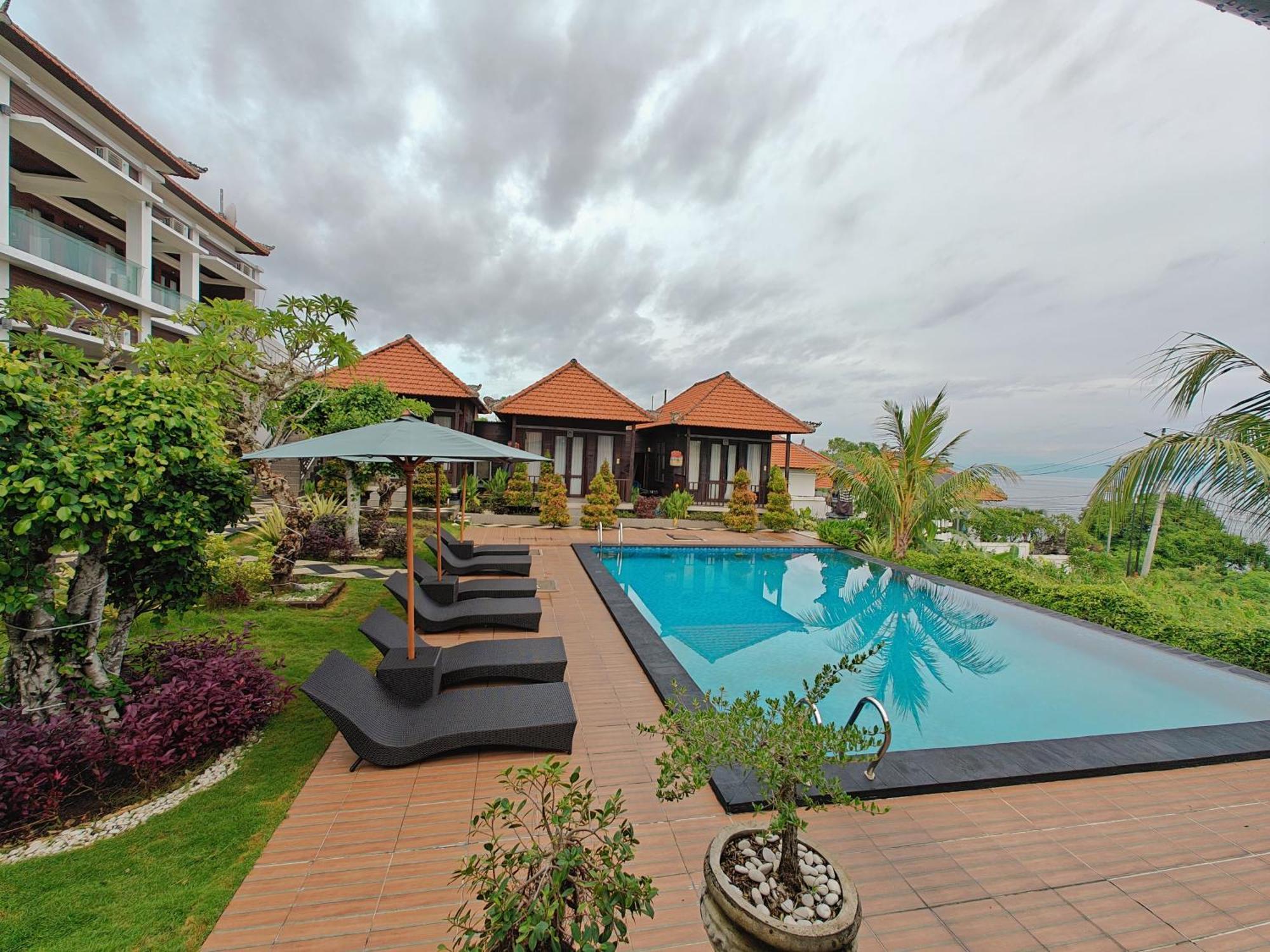 Nusa Sedayu Hotel By Ocean View Batununggul Buitenkant foto