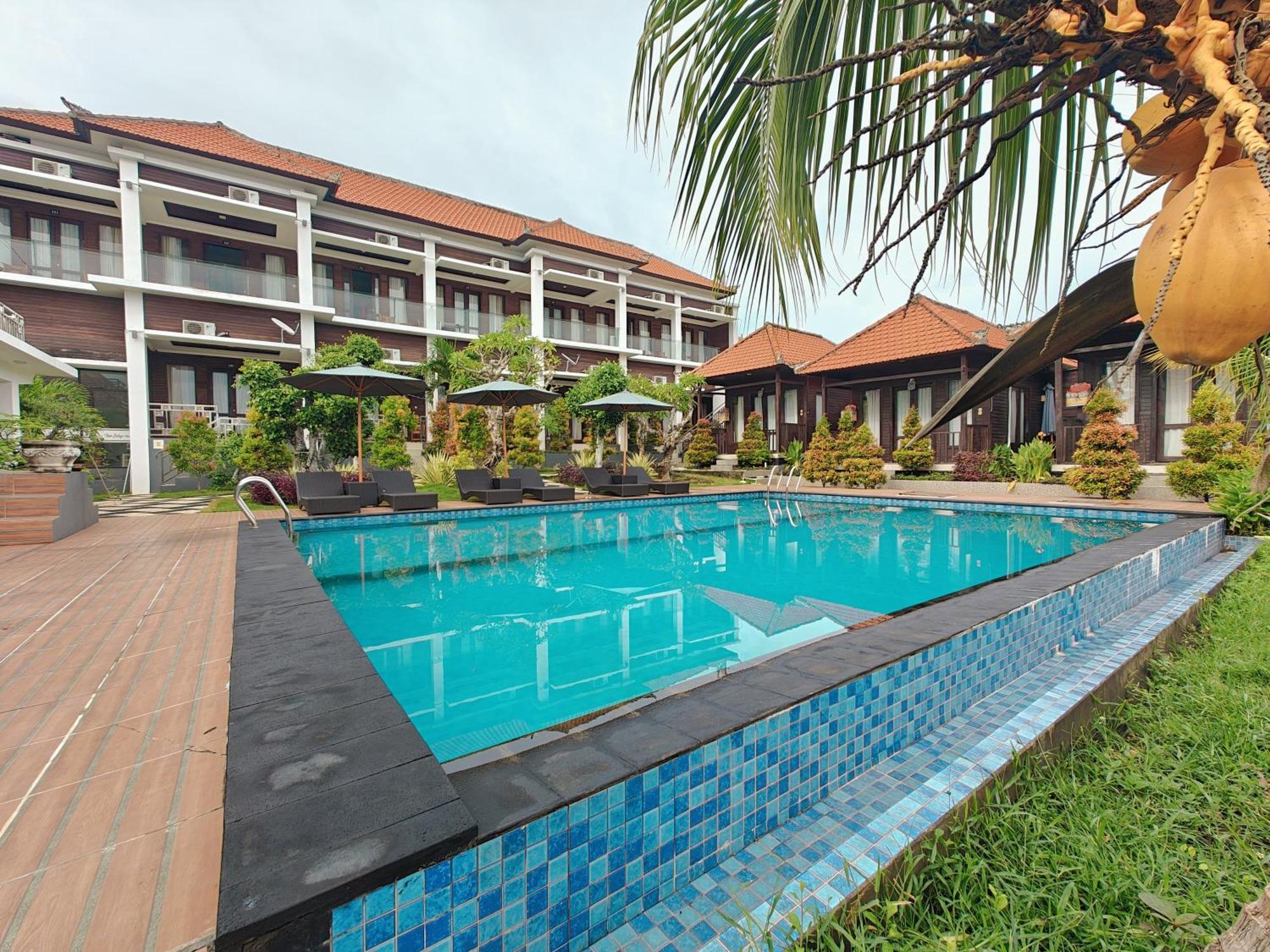 Nusa Sedayu Hotel By Ocean View Batununggul Buitenkant foto