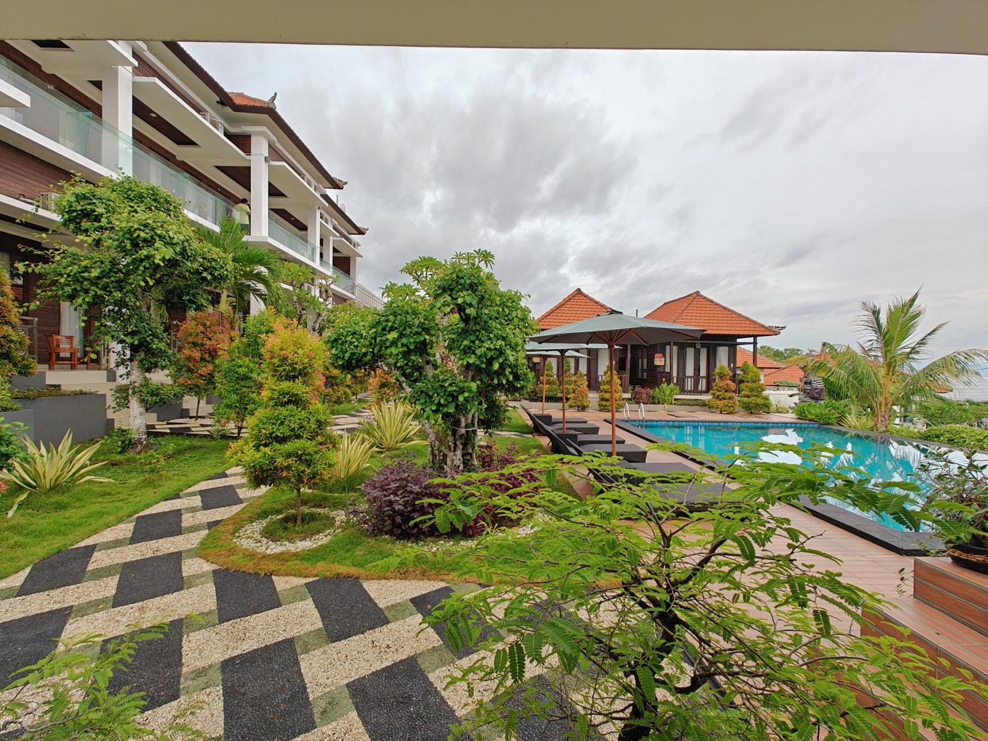 Nusa Sedayu Hotel By Ocean View Batununggul Buitenkant foto