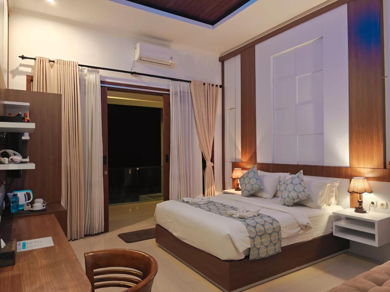 Nusa Sedayu Hotel By Ocean View Batununggul Buitenkant foto