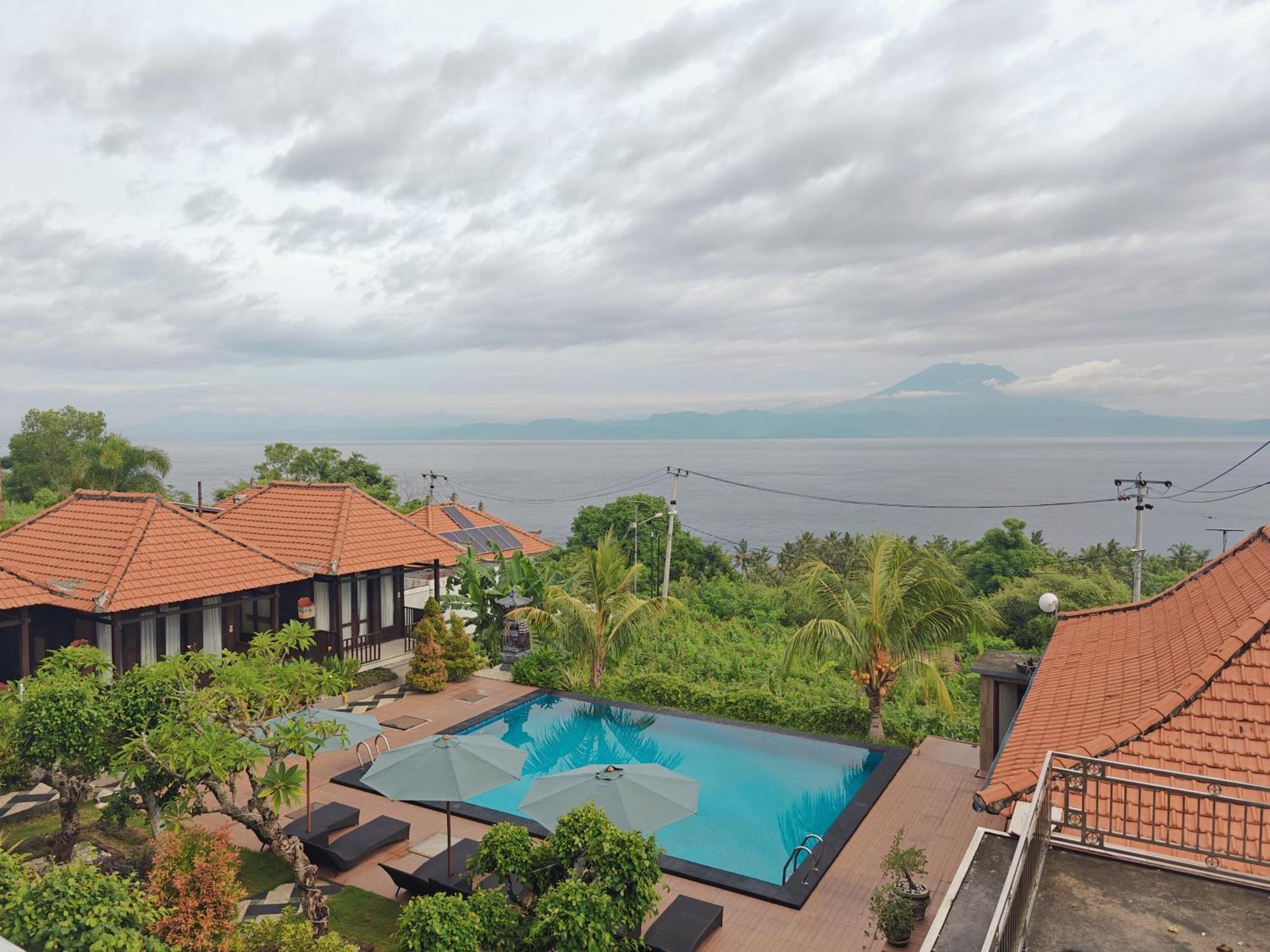 Nusa Sedayu Hotel By Ocean View Batununggul Buitenkant foto