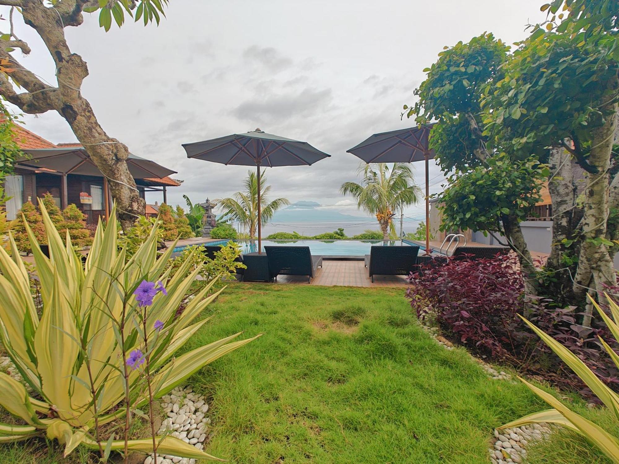 Nusa Sedayu Hotel By Ocean View Batununggul Buitenkant foto