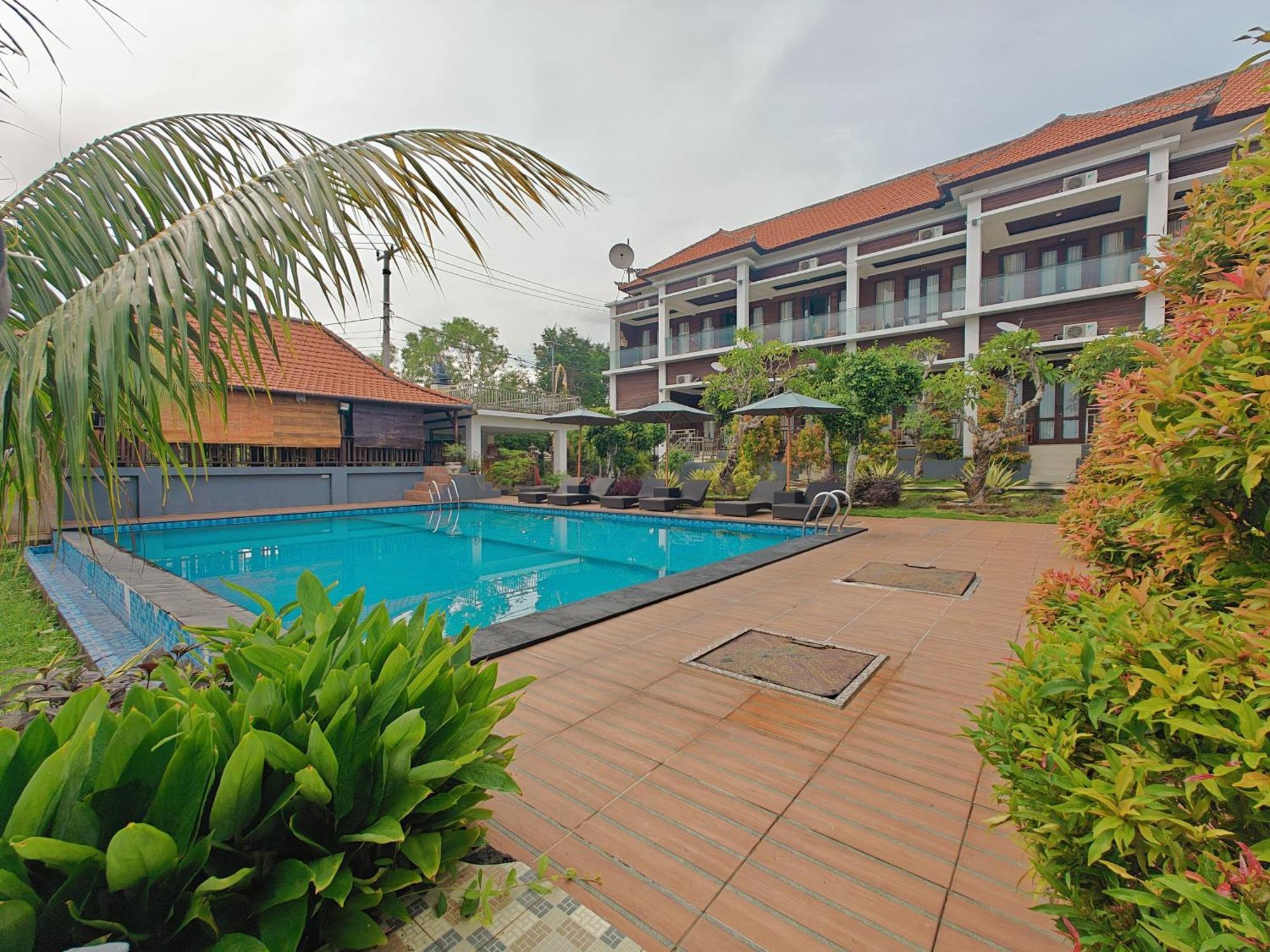 Nusa Sedayu Hotel By Ocean View Batununggul Buitenkant foto