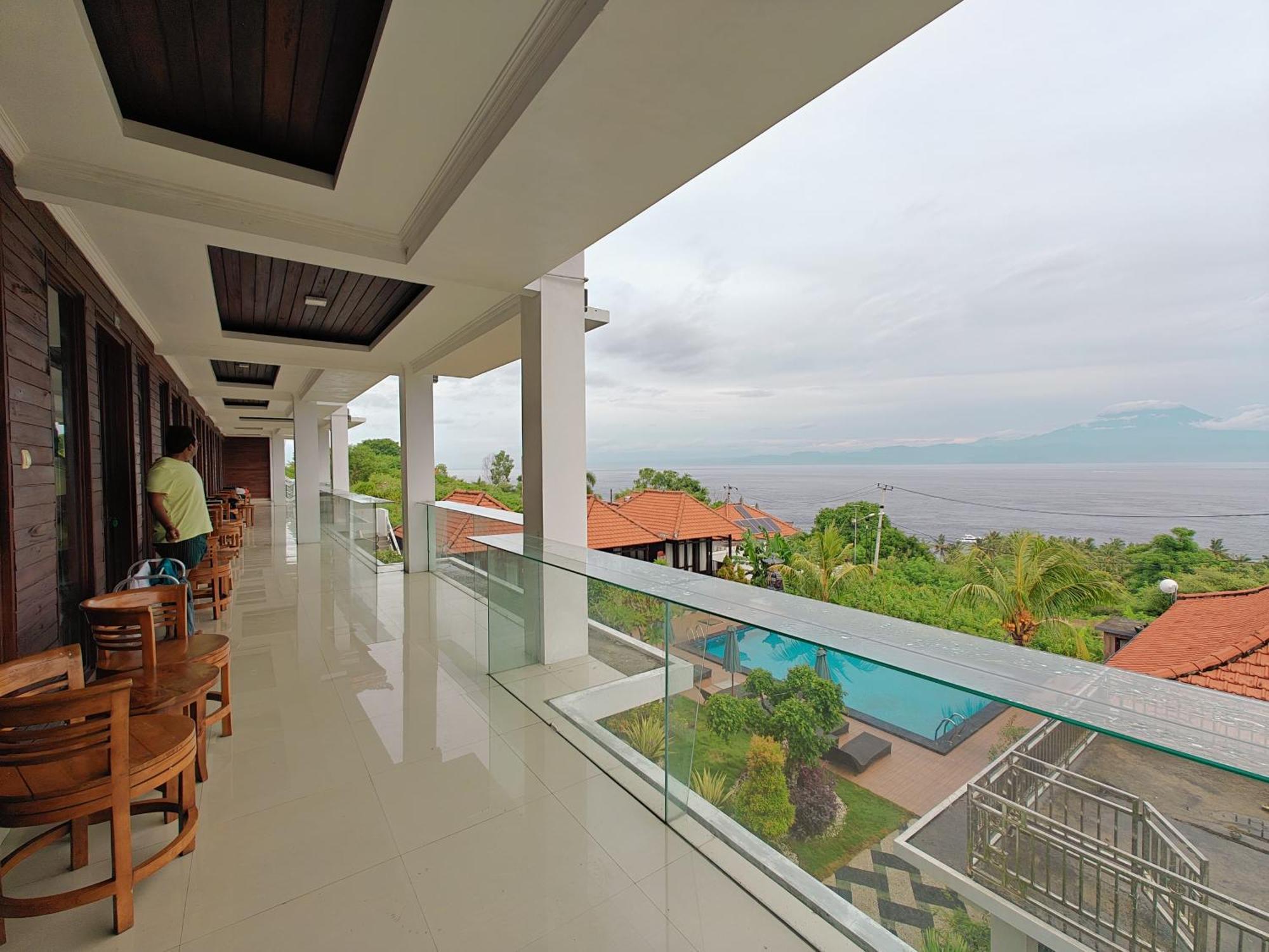 Nusa Sedayu Hotel By Ocean View Batununggul Buitenkant foto
