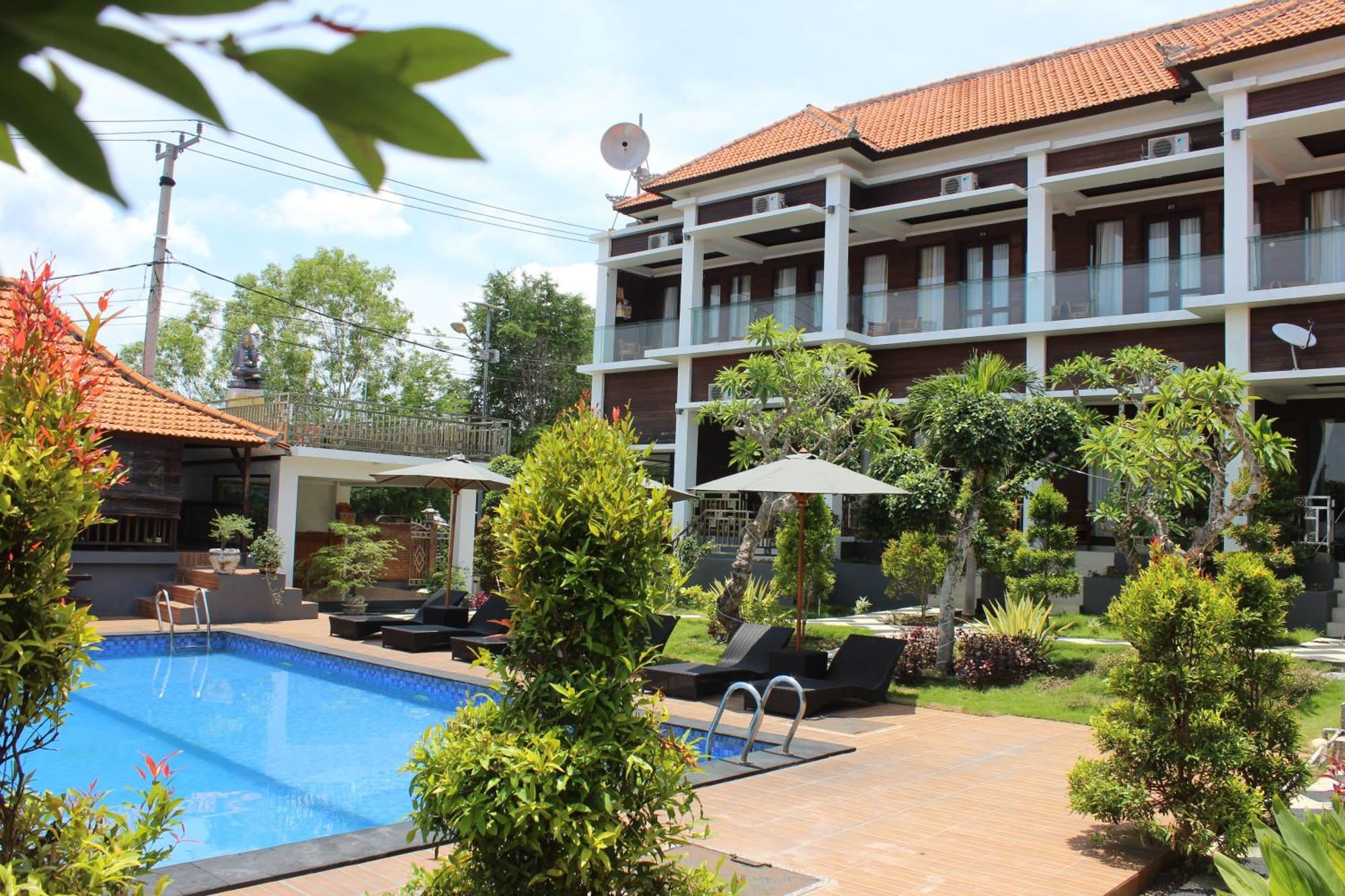 Nusa Sedayu Hotel By Ocean View Batununggul Buitenkant foto