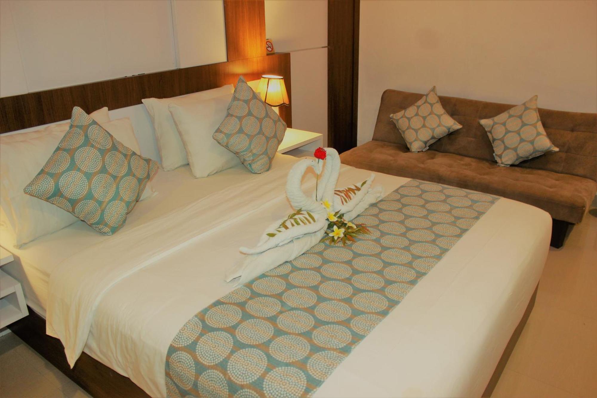 Nusa Sedayu Hotel By Ocean View Batununggul Buitenkant foto