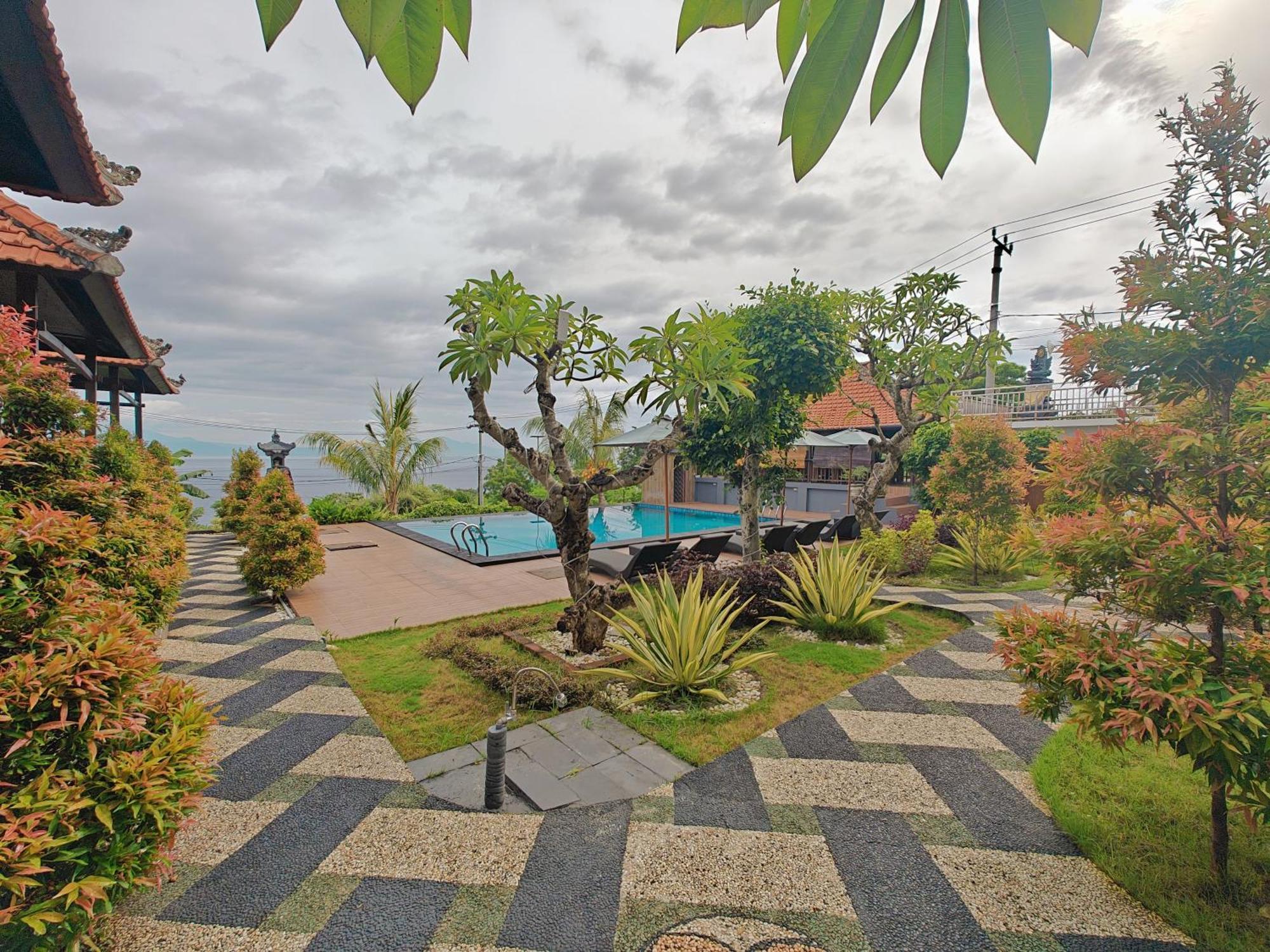 Nusa Sedayu Hotel By Ocean View Batununggul Buitenkant foto