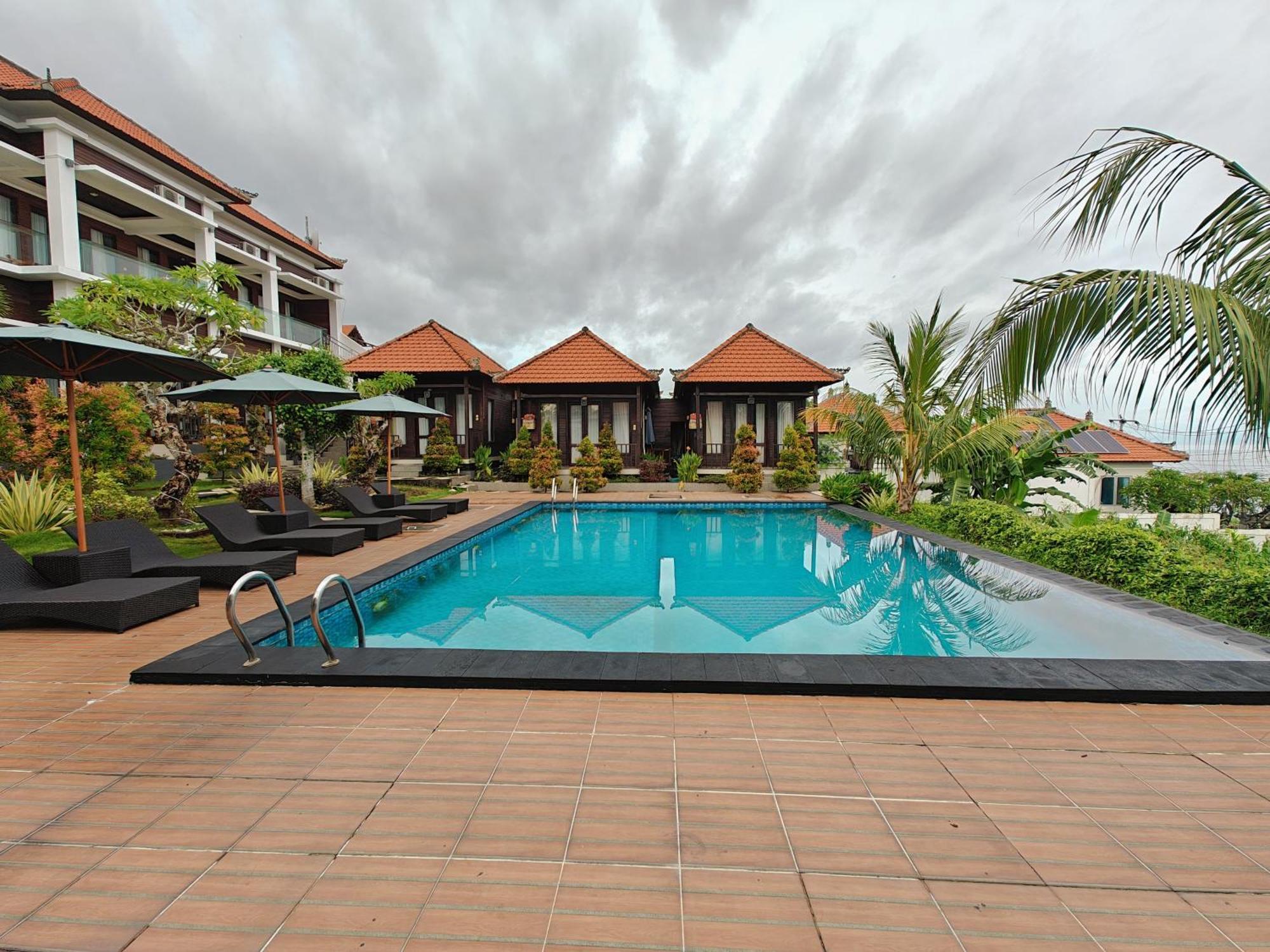 Nusa Sedayu Hotel By Ocean View Batununggul Buitenkant foto